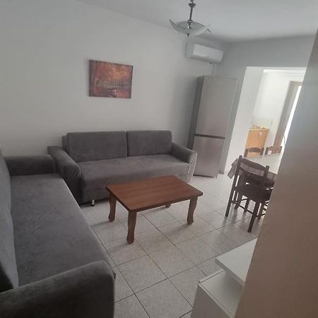 Teemo'S Apartments Sarande Bagian luar foto