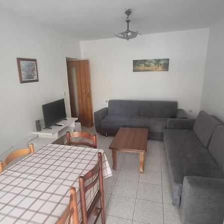 Teemo'S Apartments Sarande Bagian luar foto