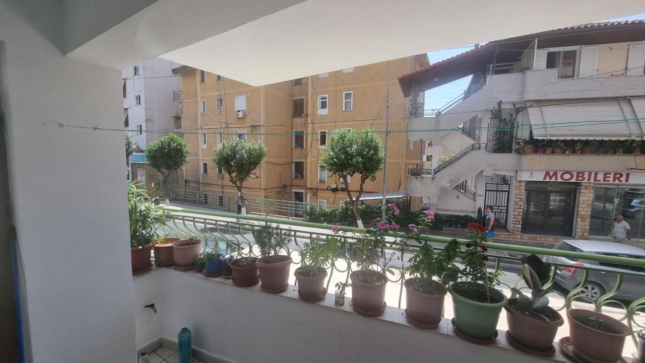 Teemo'S Apartments Sarande Bagian luar foto