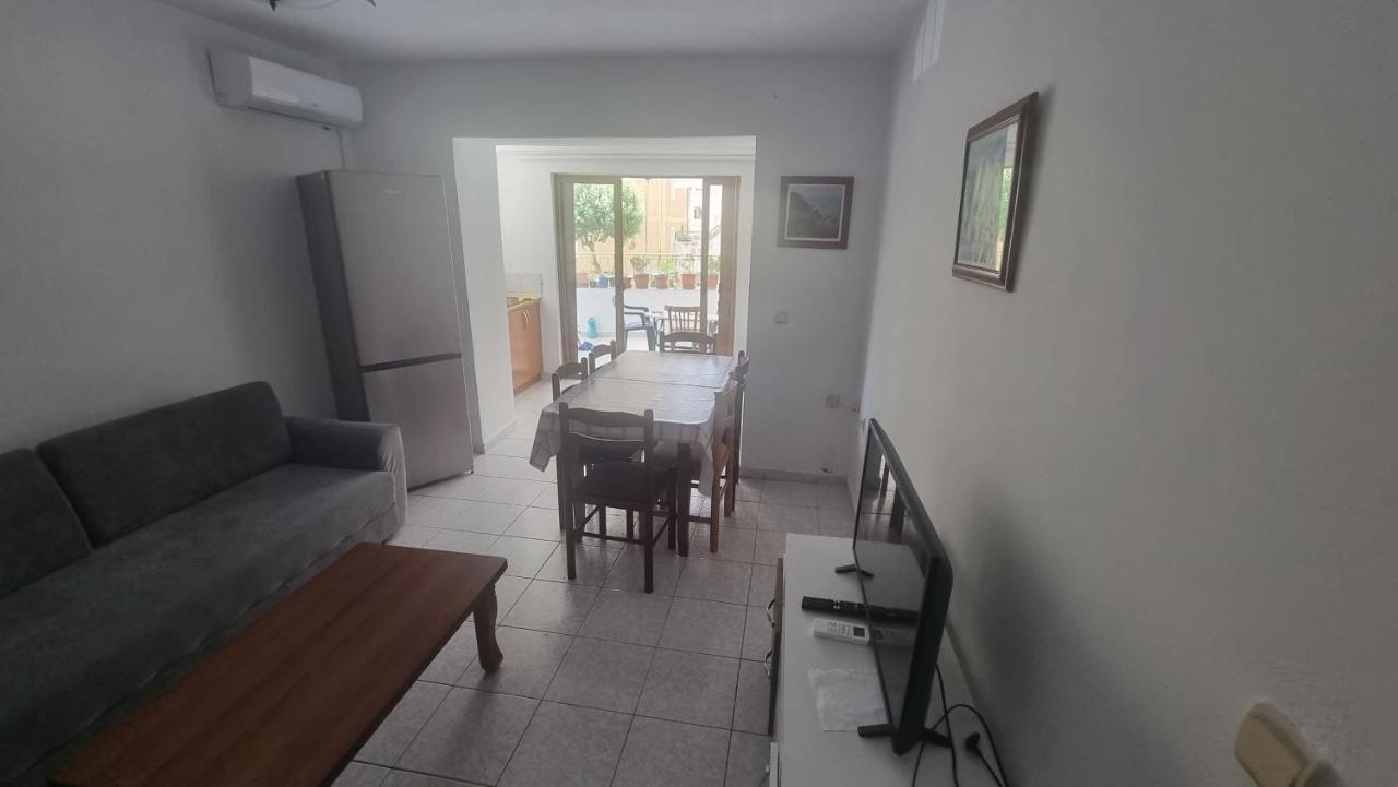 Teemo'S Apartments Sarande Bagian luar foto