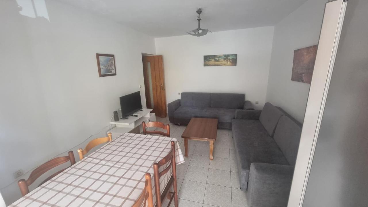 Teemo'S Apartments Sarande Bagian luar foto